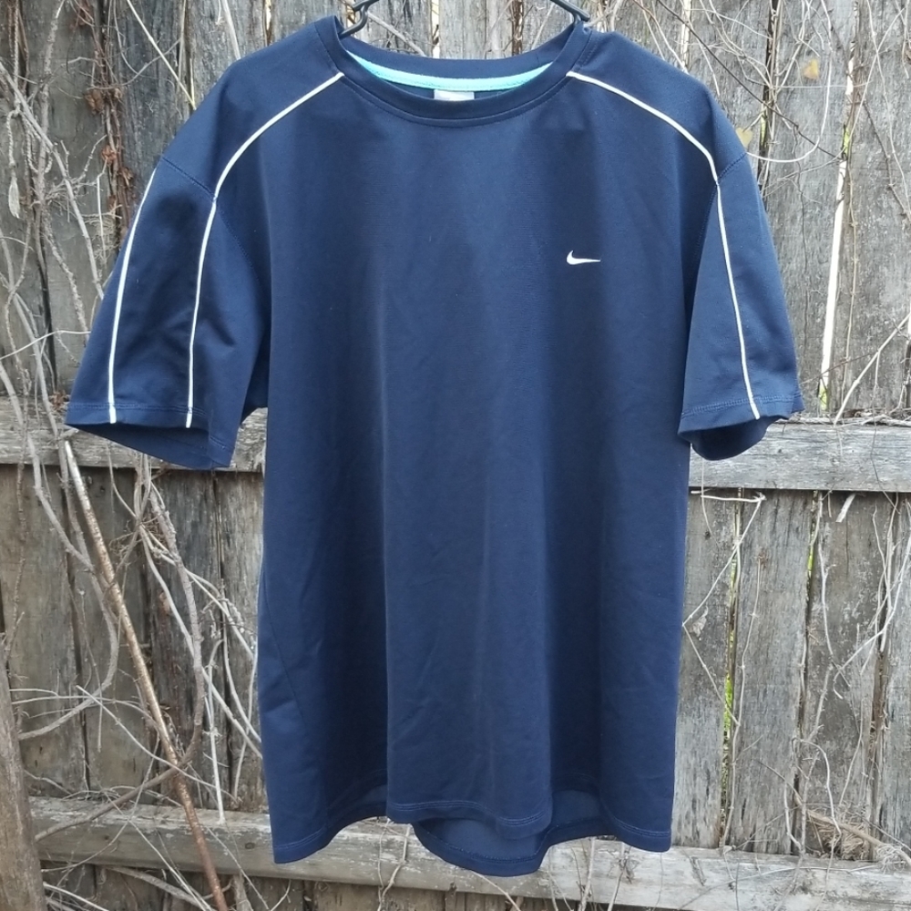Nike active tee